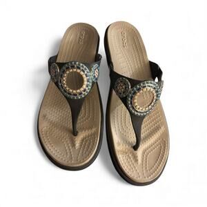 Crocs Womens sandals with Metallic Circle Design Size 11
